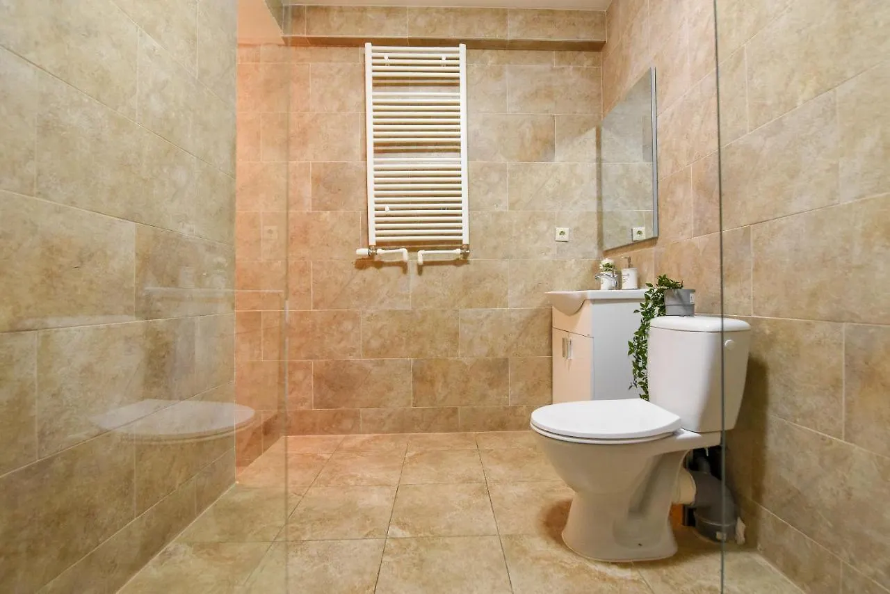 Apartment Plants Attic Studio - Best Location - Old Town Bucharest