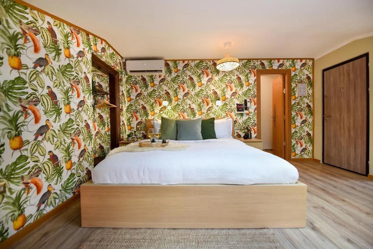 아파트 Plants Attic Studio - Best Location - Old Town 부쿠레슈티